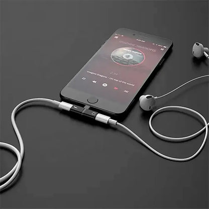 Adaptador Lightning Para Cargar Y Audífonos 2 En 1 iPhone Negro