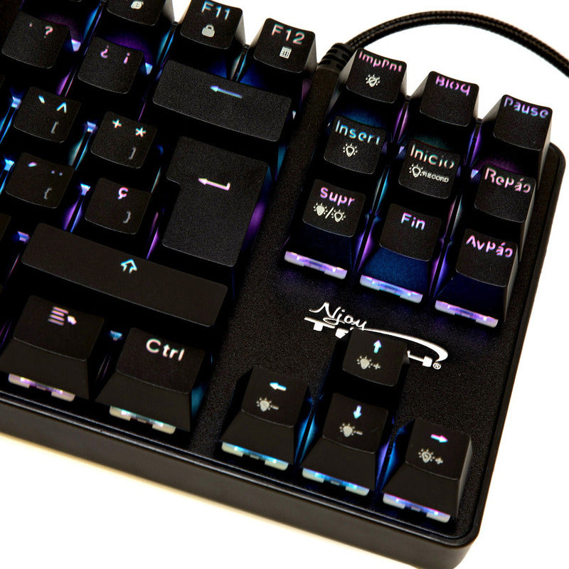 Teclado Gamer Njoytech Qwerty Outemu Blue Español Color Negro Con Luz Rgb