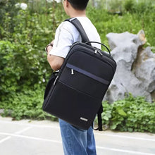 Cargar imagen en el visor de la galería, Mochila De Alta Calidad Para Notebook Con Usb Para Carga Negro Liso
