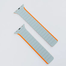 Cargar imagen en el visor de la galería, Correa Magnética De Silicina Compatible Con Apple Watch Naranja 0.2 Cm
