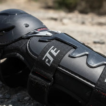 Cargar imagen en el visor de la galería, Protecciones Rodilleras Y Coderas Articuladas Moto Y Bici Negro Única
